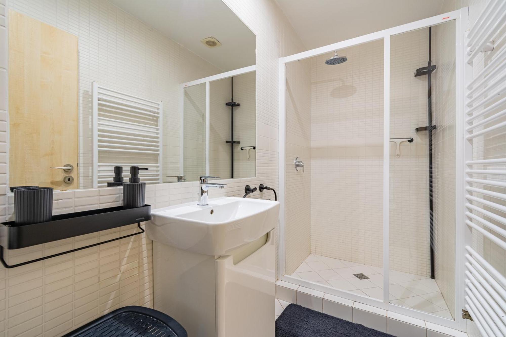 Natural-Style Apartment In The Centre Of บราติสลาวา ภายนอก รูปภาพ